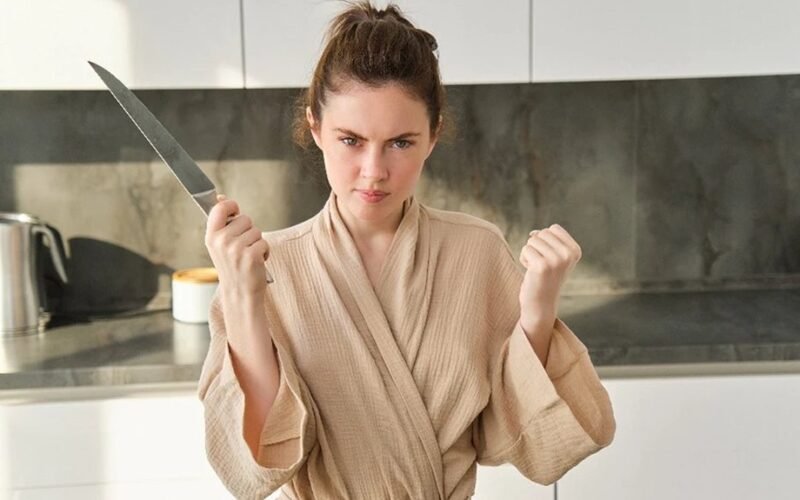 avoid eating from knives