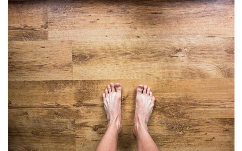 užkirsti kelią sušalusioms šlepetėms be kojinių