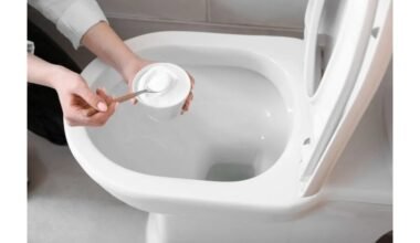 įmerkite pakelį į dubenį