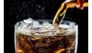 Stiklinėje taroje išpilstyta kola skanesnė