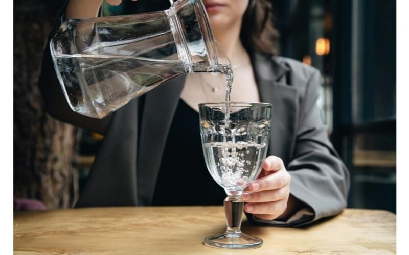 padėtas vanduo ant palangės