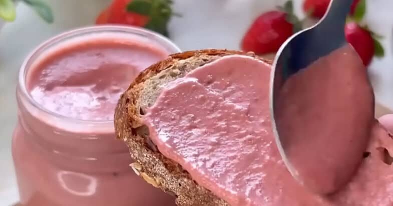 braškių ir riešutų užtepėlė žingsnis 2