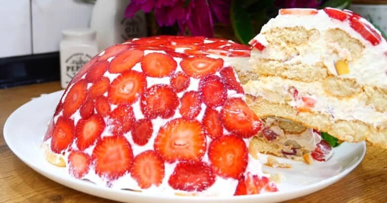 Tortas Anna išimtas iš formos