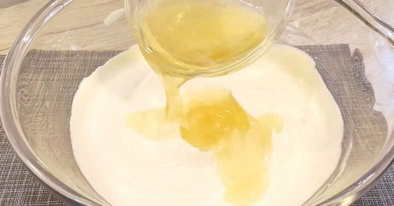 Iš 500 g varškės ir 300 g uogų darau desertą, kurio nelieka per vakarą: stingsta šaldytuve ir tirpsta burnoje žingsnis 2