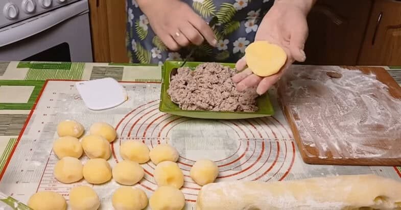 Bulvių tešlos formavimas
