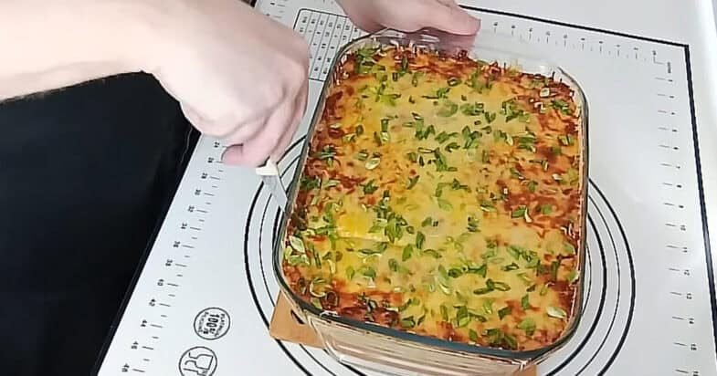 Kai norisi sočios vakarienės, apkloju vištieną ryžiais ir daržovėmis: lėkštės lieka tuščios