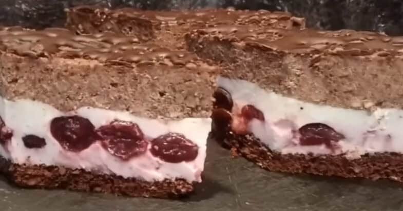 Tortas su vyšniomis ir kremu
