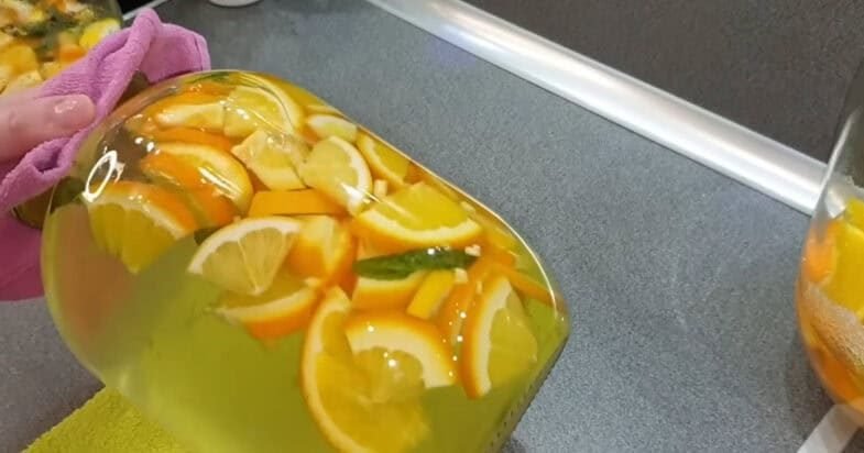 Citrusiniai vaisiai paruošti gėrimui