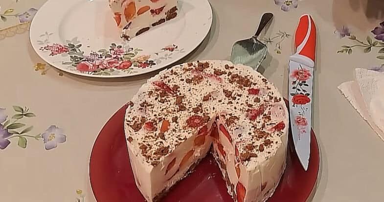 Sustingęs vasaros tortas