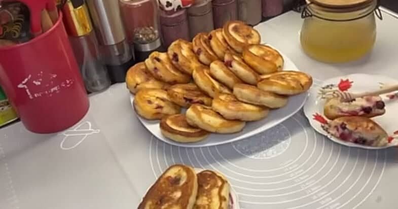 Paruošti pyragėliai su uogomis