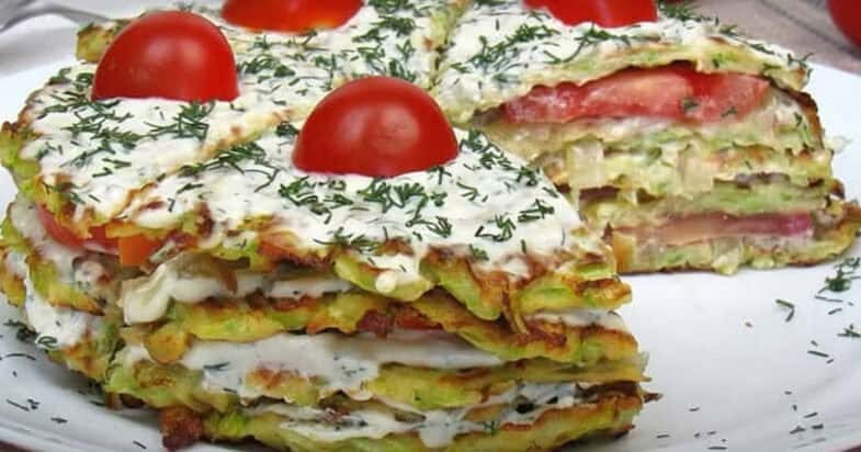 Sluoksniuojamas cukinijų tortas