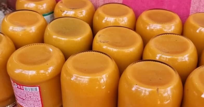 Gatava cukinijų ikra paruošta stiklainiams