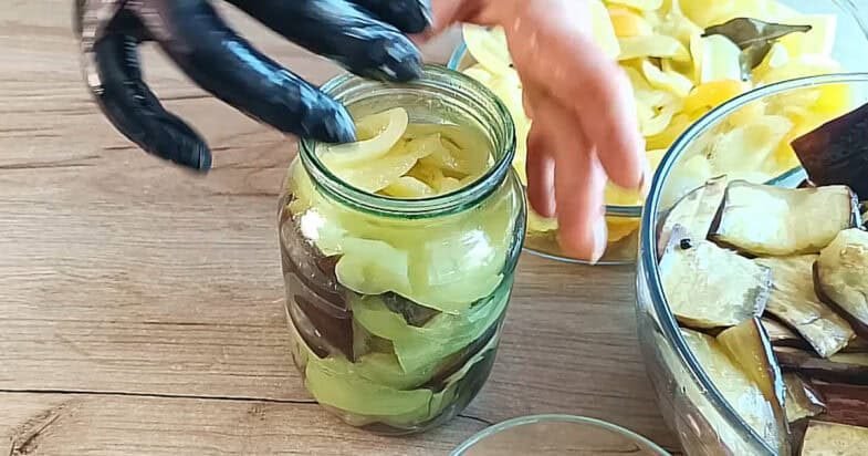 Baklažanų ir paprikų užkandis, trečias žingsnis