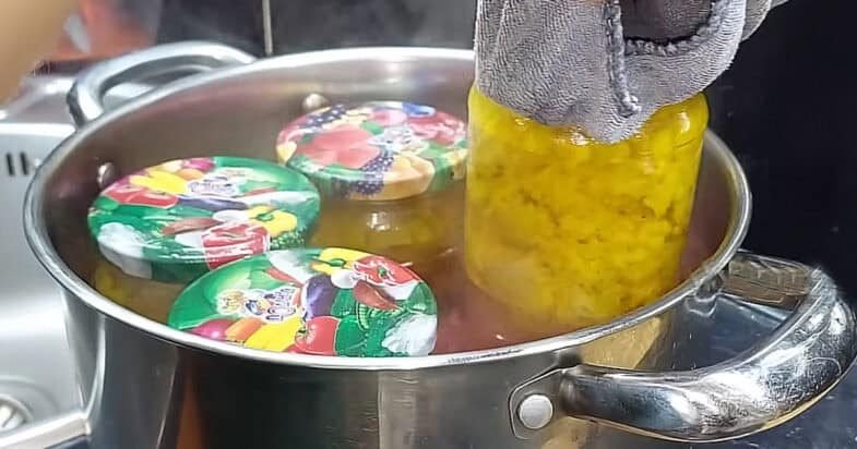 2 kg plonų lašinių ir 500 g mėsos: naminis paštetas stiklainiams, kuris sustingsta per porą dienų 2