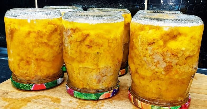 2 kg plonų lašinių ir 500 g mėsos: naminis paštetas stiklainiams, kuris sustingsta per porą dienų