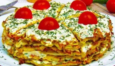 kabachku-tortas-su-minkstu-sluoksniu-ir-svelniu-padazu-kuri-vasara-ruosiu-vietoj-vakarienes-iliustracija