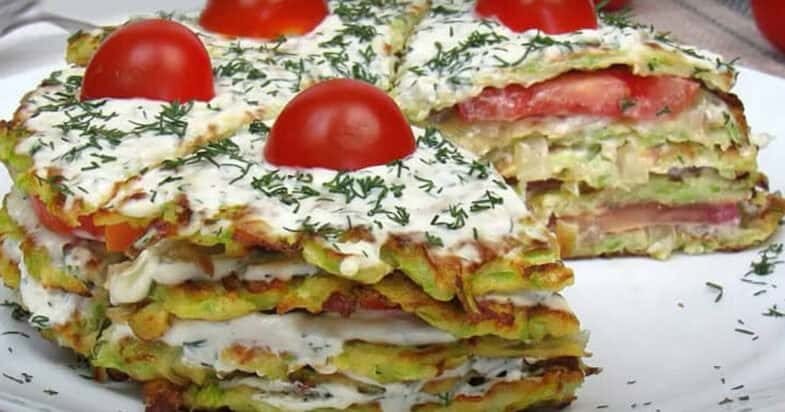 Kabachkų tortas su padažu