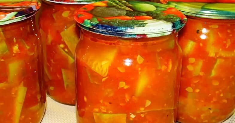 Cukinijų salotos verdamos puode