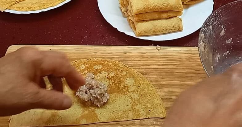 Mėsinių blynelių keptuvė