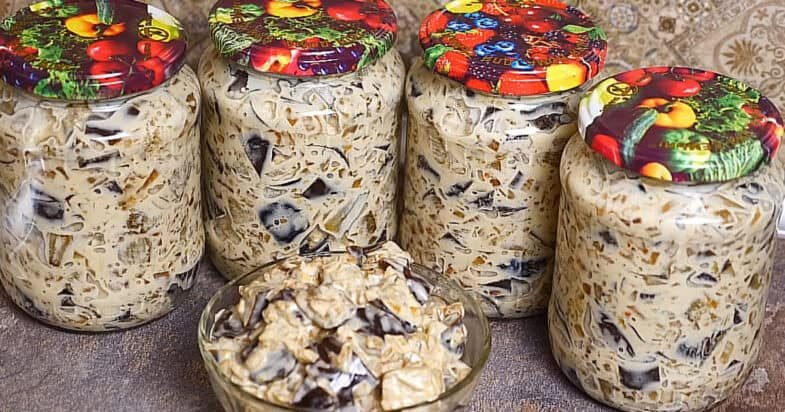 Baklažanai stiklainiuose