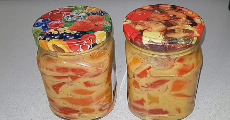 Paruoštos paprikos stiklainiuose